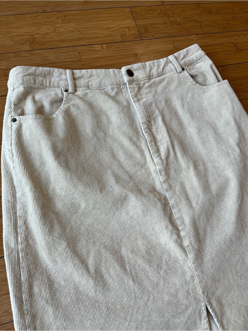 Mystree Cream High-Waist Western Corduroy Midi Skirt with Front Slit Raw Hem - Picture 4 of 11